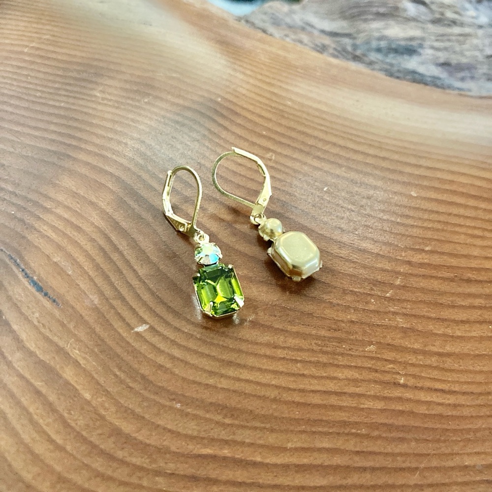 New Chrysolite and Olivine vintage  Australian Chrystal elegant earrings